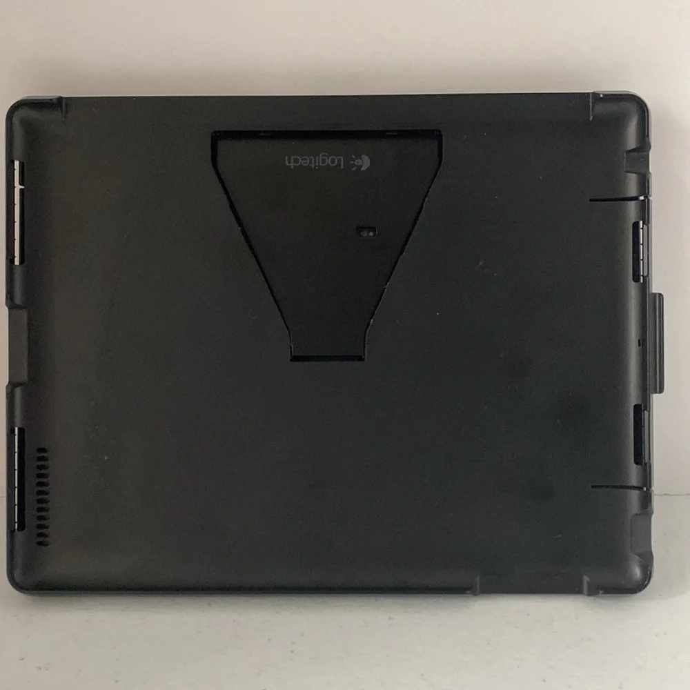 LOGITECH FOLD UP BLUETOOTH TABLET KEYBOARD & STAND APPLE IPAD 2 Y-R0026 Foldup